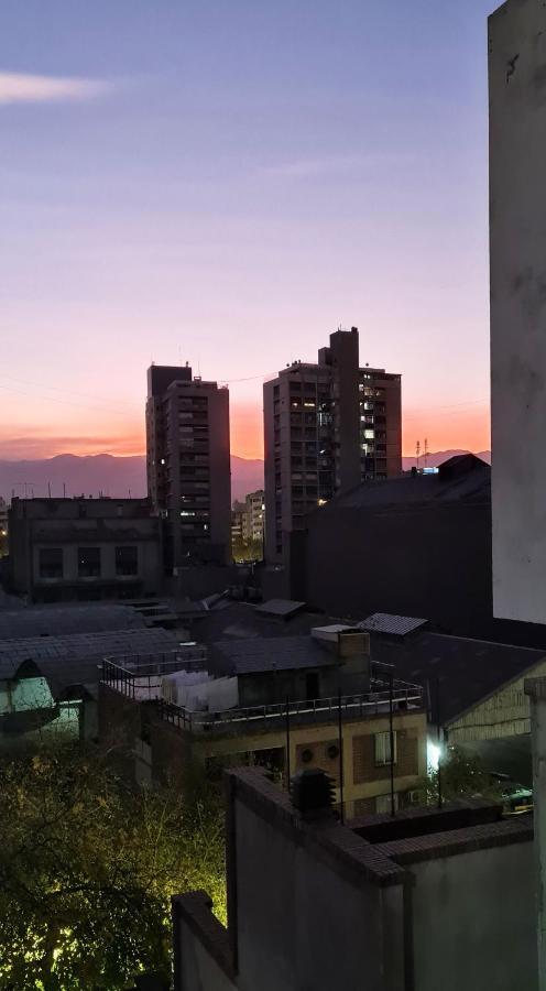 Departamento Monoambiente, A Metros De Peatonal Sarmiento Appartement Mendoza Buitenkant foto